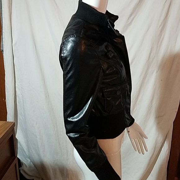A beautiful black biker jacket - Picture 4 of 6